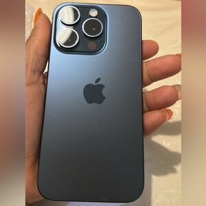 Titanium Apple iPhone 15 pro 256gb blue titanium  unlocked BH 90%